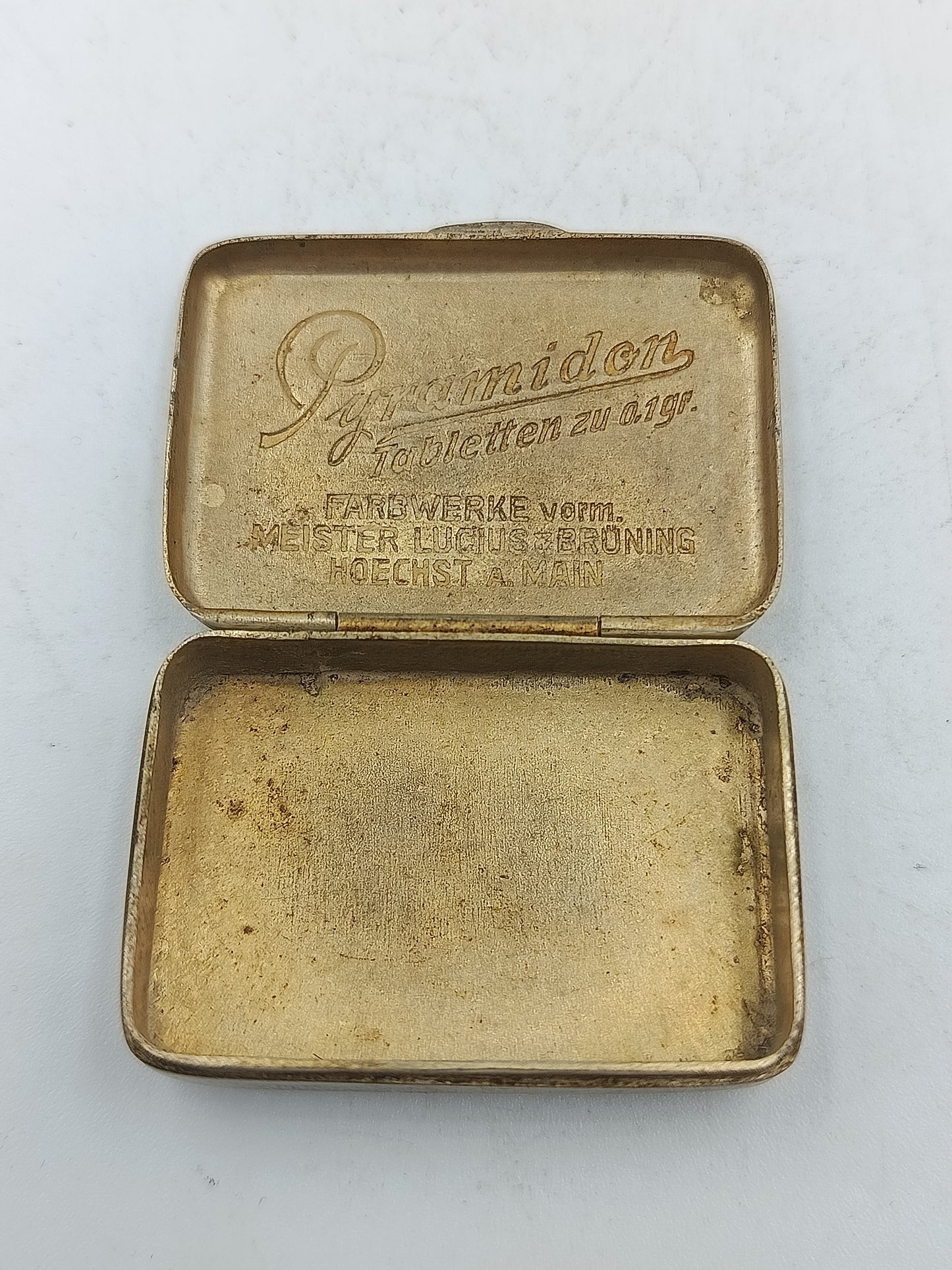 Vintage Pillendose aus Metall Authentischer Vintage Charakter