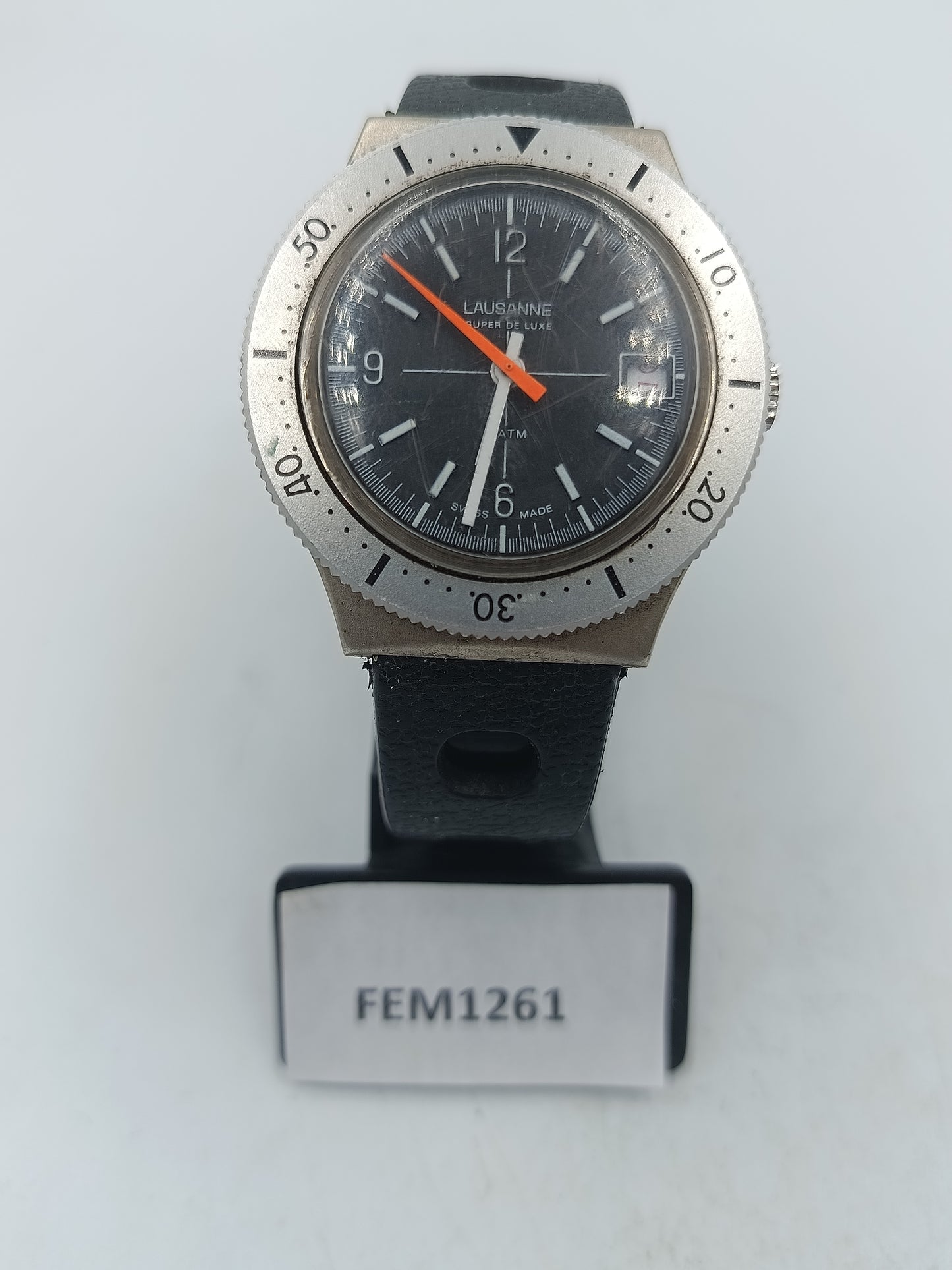 Taucherarmbanduhr Lausanne mit schwarzem Zifferblatt und markanter Drehlünette