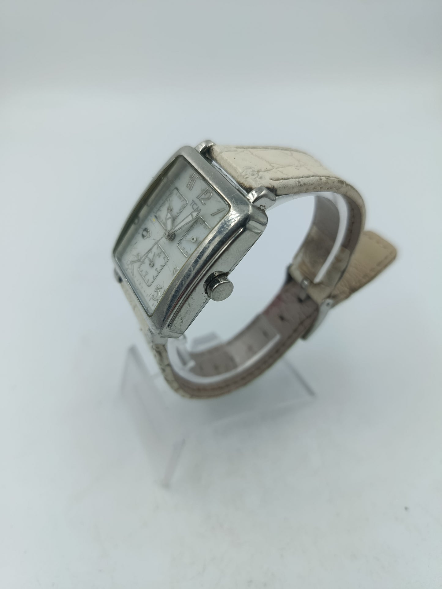 TCM Armbanduhr mit rechteckigem Gehäuse hellem Zifferblatt und Multifunktionsanzeige