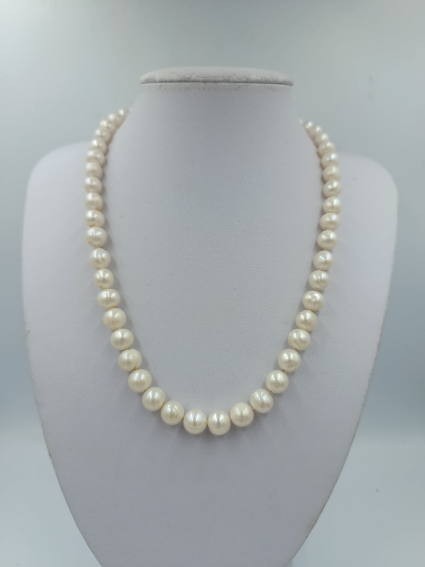 Perlenkette mit klassischem Glanz und zeitloser Eleganz für stilvolle Auftritte