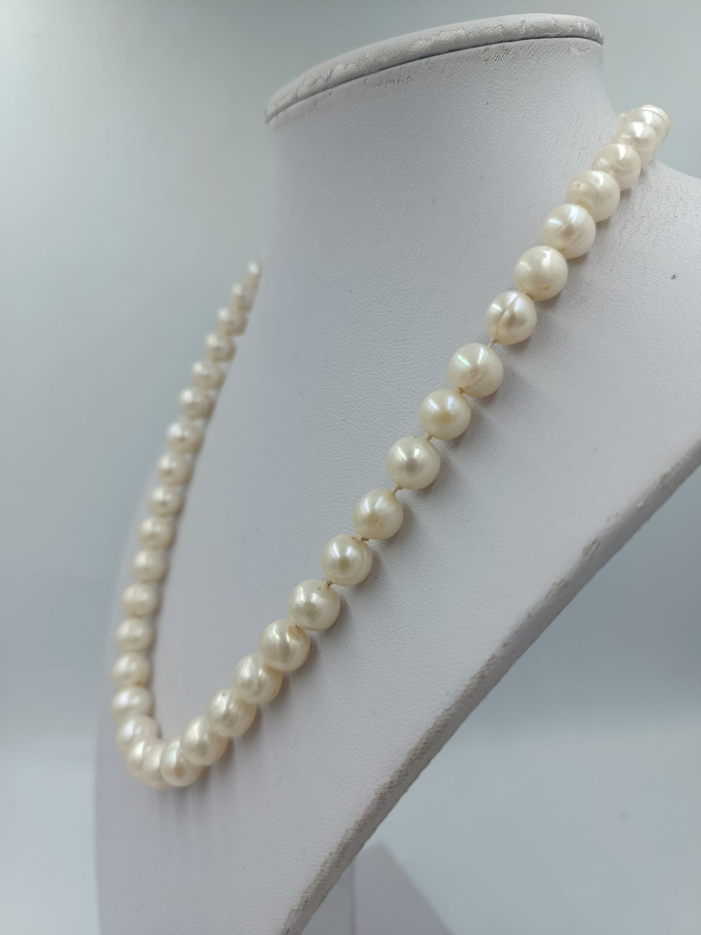 Perlenkette mit klassischem Glanz und zeitloser Eleganz für stilvolle Auftritte