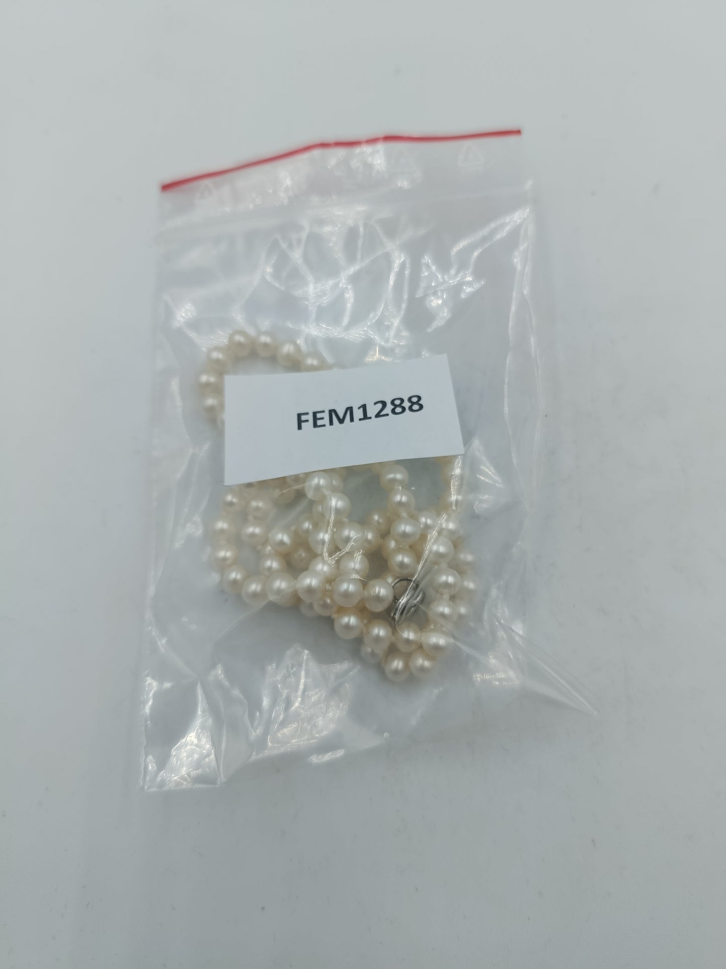 Perlenkette mit klassischem Glanz und zeitlos eleganter Ausstrahlung