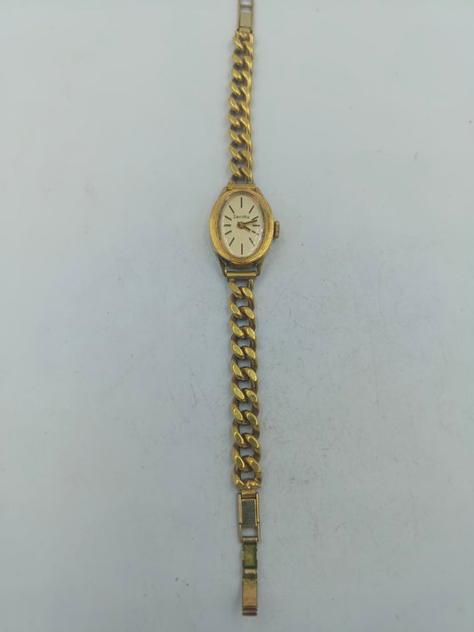 Goldfarbene Armbanduhr mit Kettengliederarmband und klassischem eleganten Vintage Look