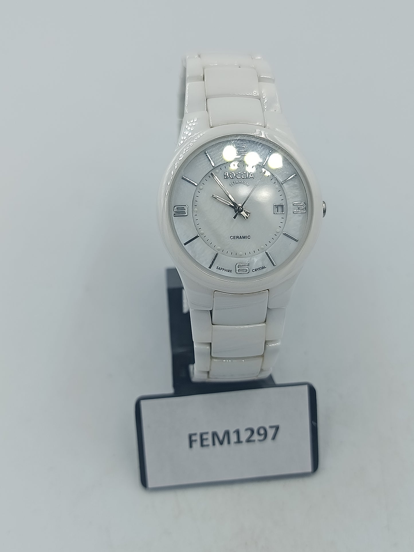 Weiße Boccia Keramik-Armbanduhr mit modernem, zeitlosem Design