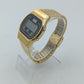 Goldfarbene Digitaluhr im Retro-Design mit klassischem Metallarmband