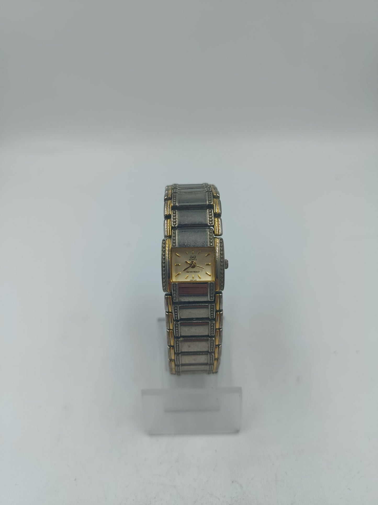 Rechteckige Armbanduhr in Gold Silber mit elegantem Metallarmband Uhr