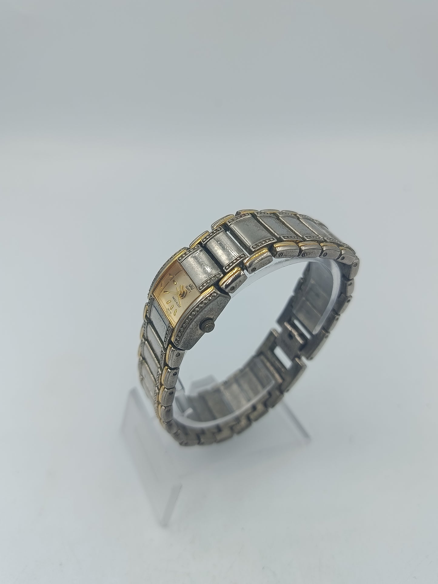 Rechteckige Armbanduhr in Gold Silber mit elegantem Metallarmband Uhr