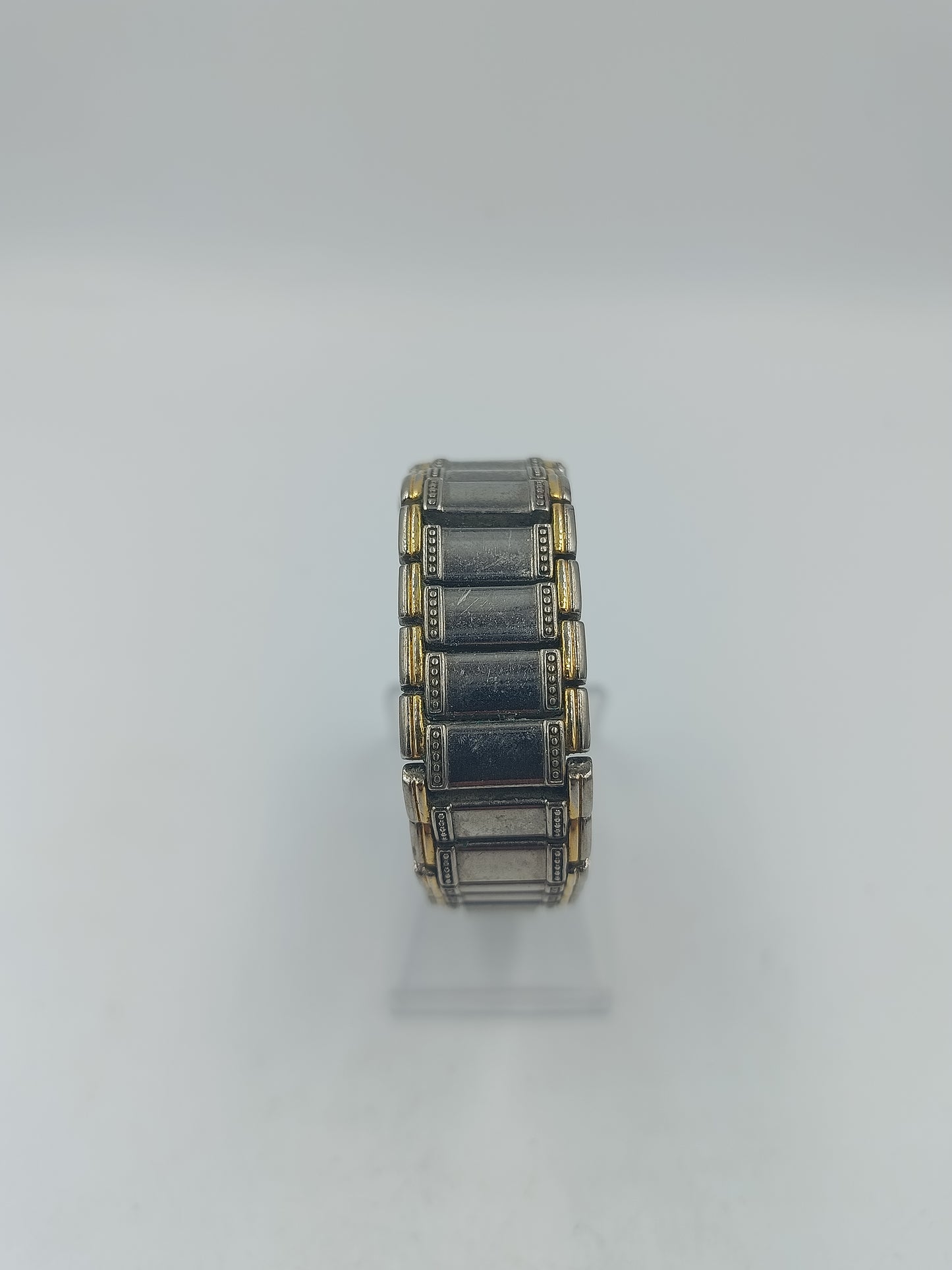 Rechteckige Armbanduhr in Gold Silber mit elegantem Metallarmband Uhr