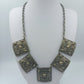 Massive Statement Halskette mit dekorativen quadratischen Elementen im Vintage Stil