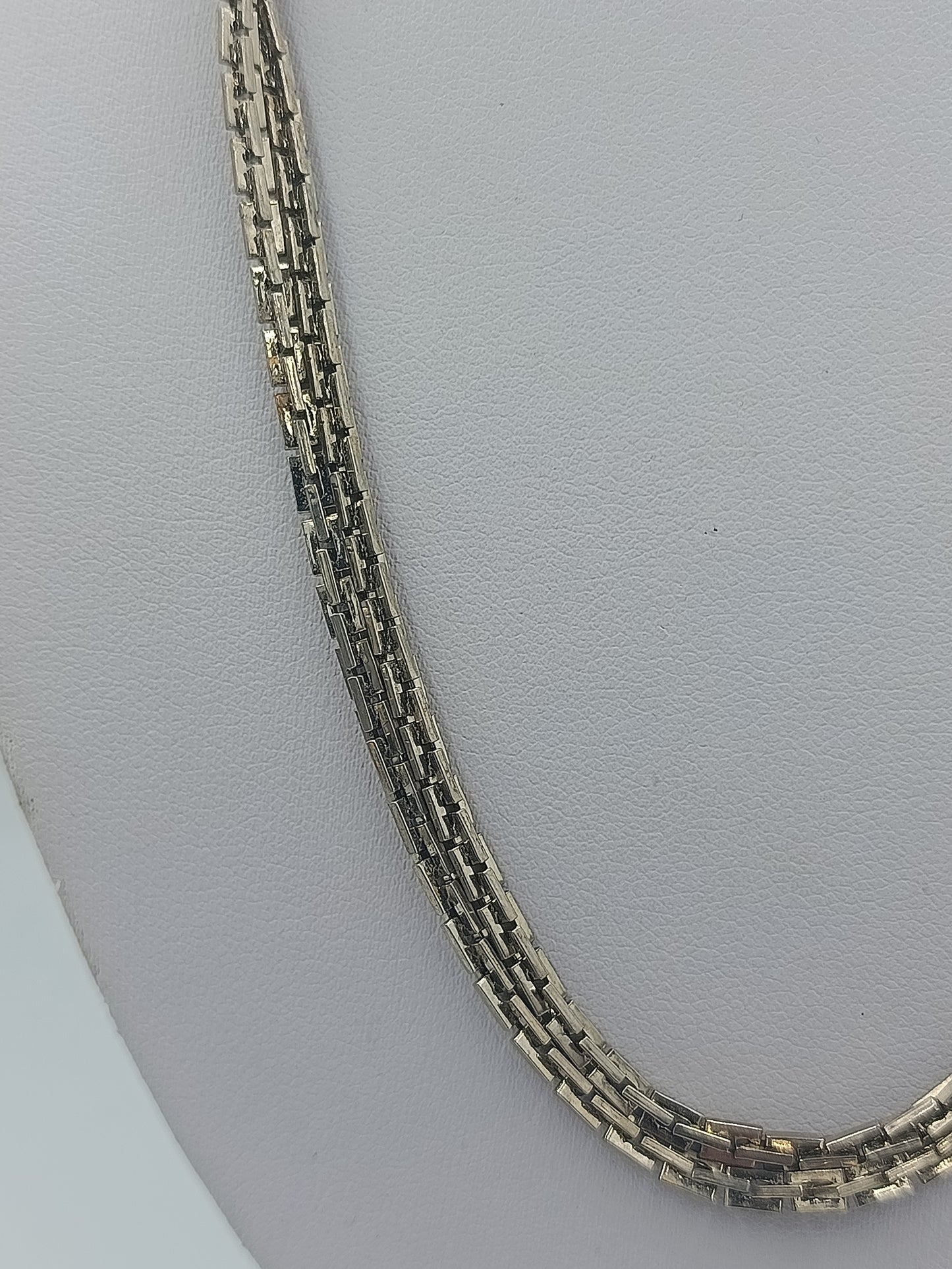 Versilberte Gliederkette im klassischen Design Klassisches und zeitloses Gliederdesign