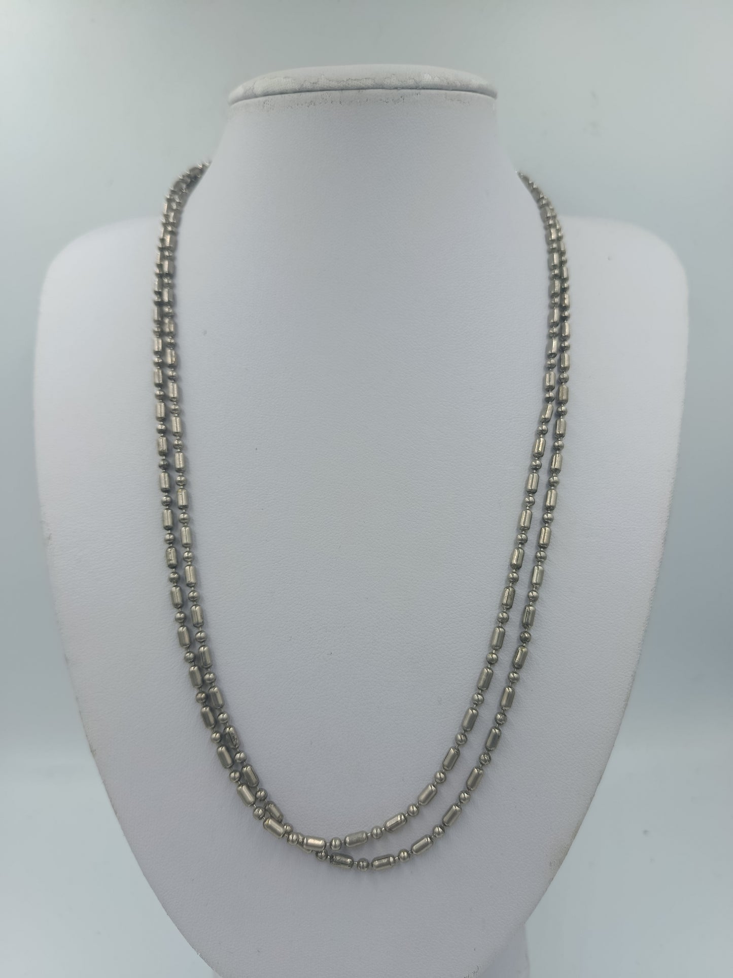 Zweireihige Halskette in Silberoptik mit zylindrischen Gliedern