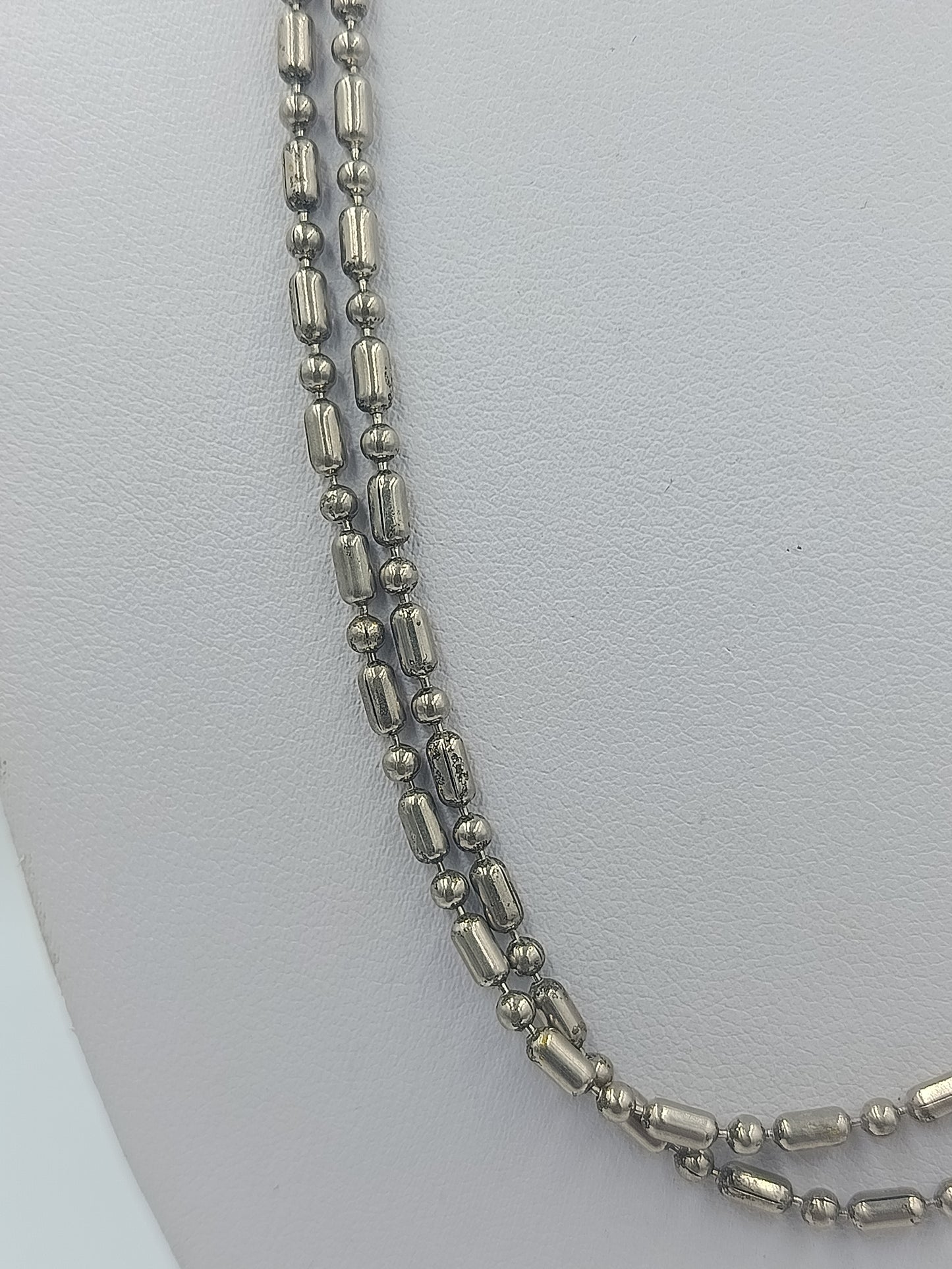 Zweireihige Halskette in Silberoptik mit zylindrischen Gliedern