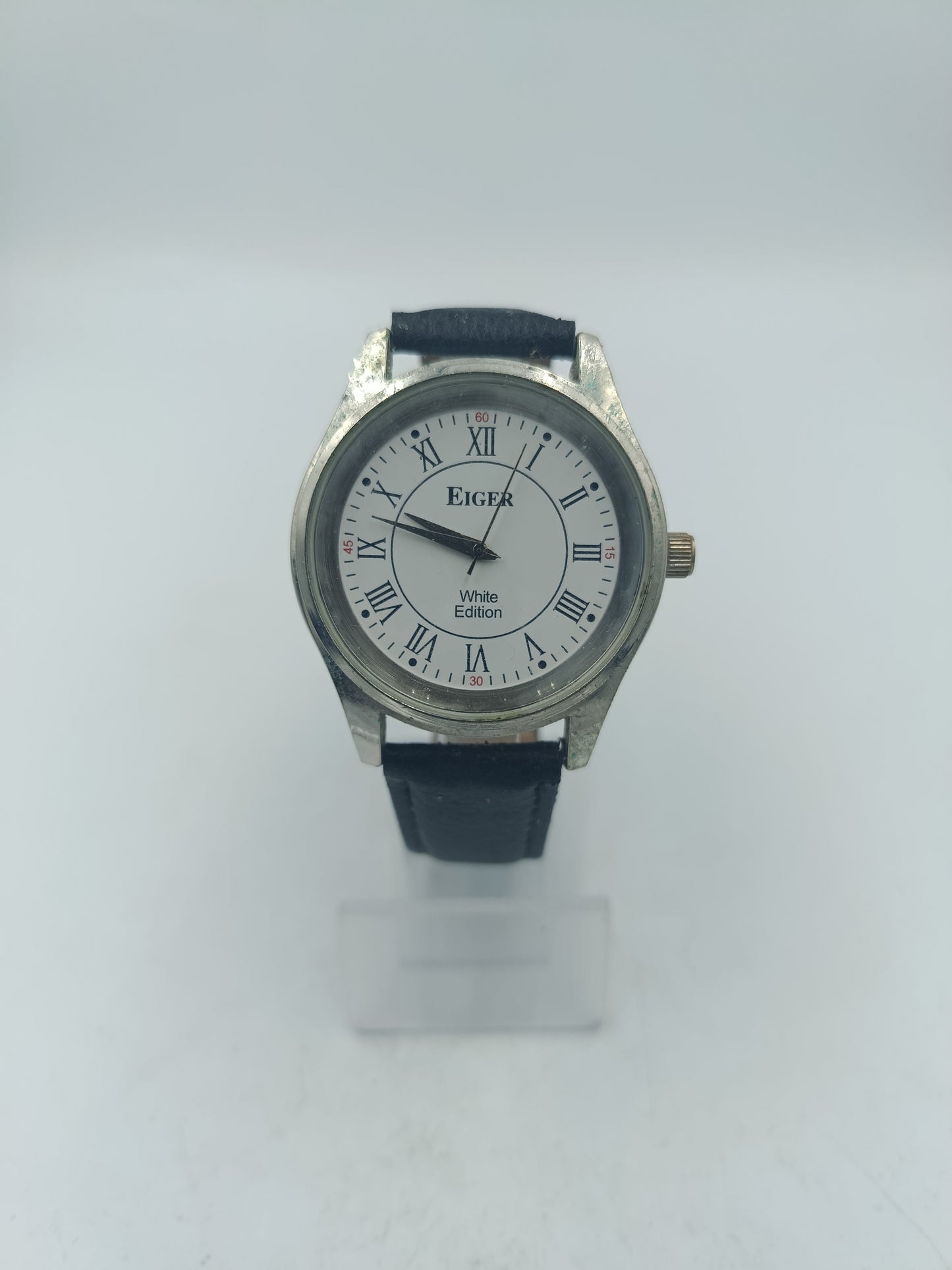 Eiger White Edition Armbanduhr mit Lederarmband Weiss Klassisch Design