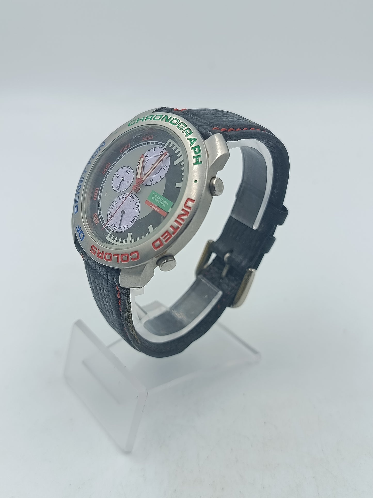 Sportliche Chronograph Armbanduhr mit markantem Zifferblatt und Lederarmband