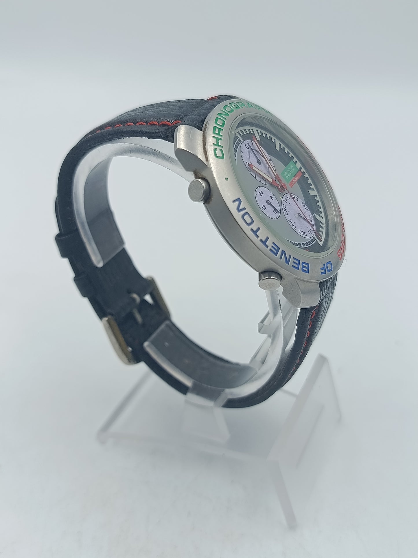 Sportliche Chronograph Armbanduhr mit markantem Zifferblatt und Lederarmband