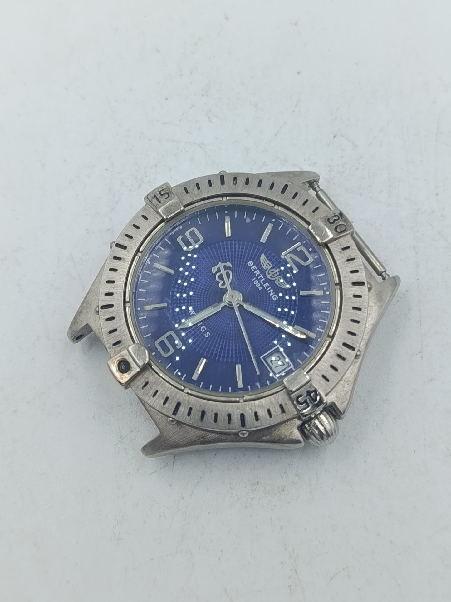 Analoge Automatik Armbanduhr  Stil mit blauem Zifferblatt und Sichtboden defekt