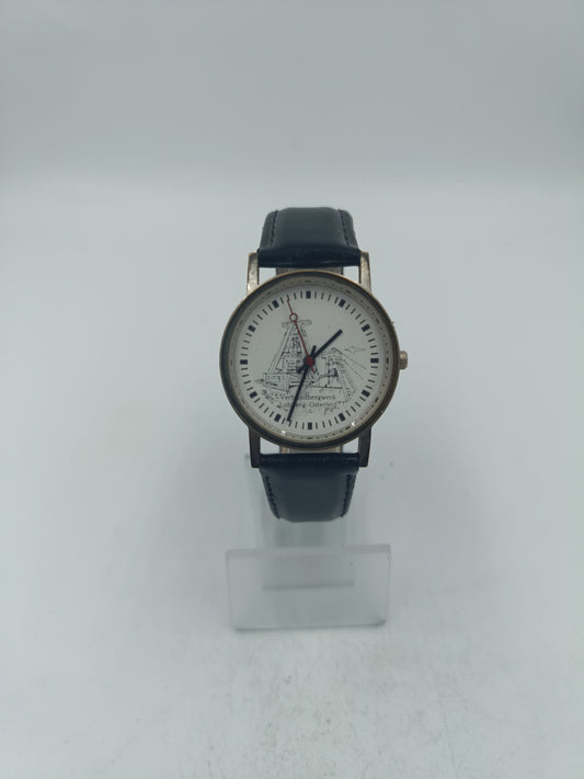Analoge Armbanduhr mit Bergbau Motiv und schwarzem Lederarmband