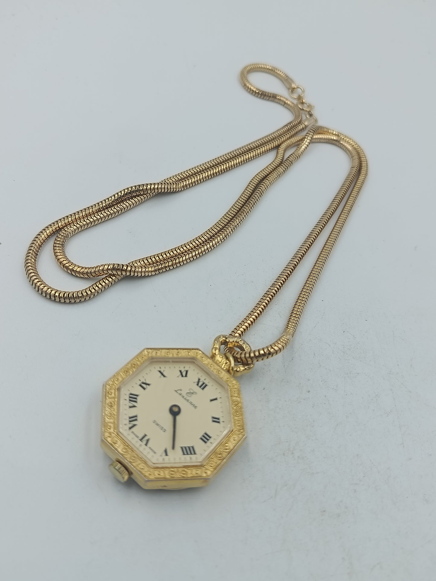 Analoge Halsuhr im Vintage Stil mit vergoldetem Gehäuse