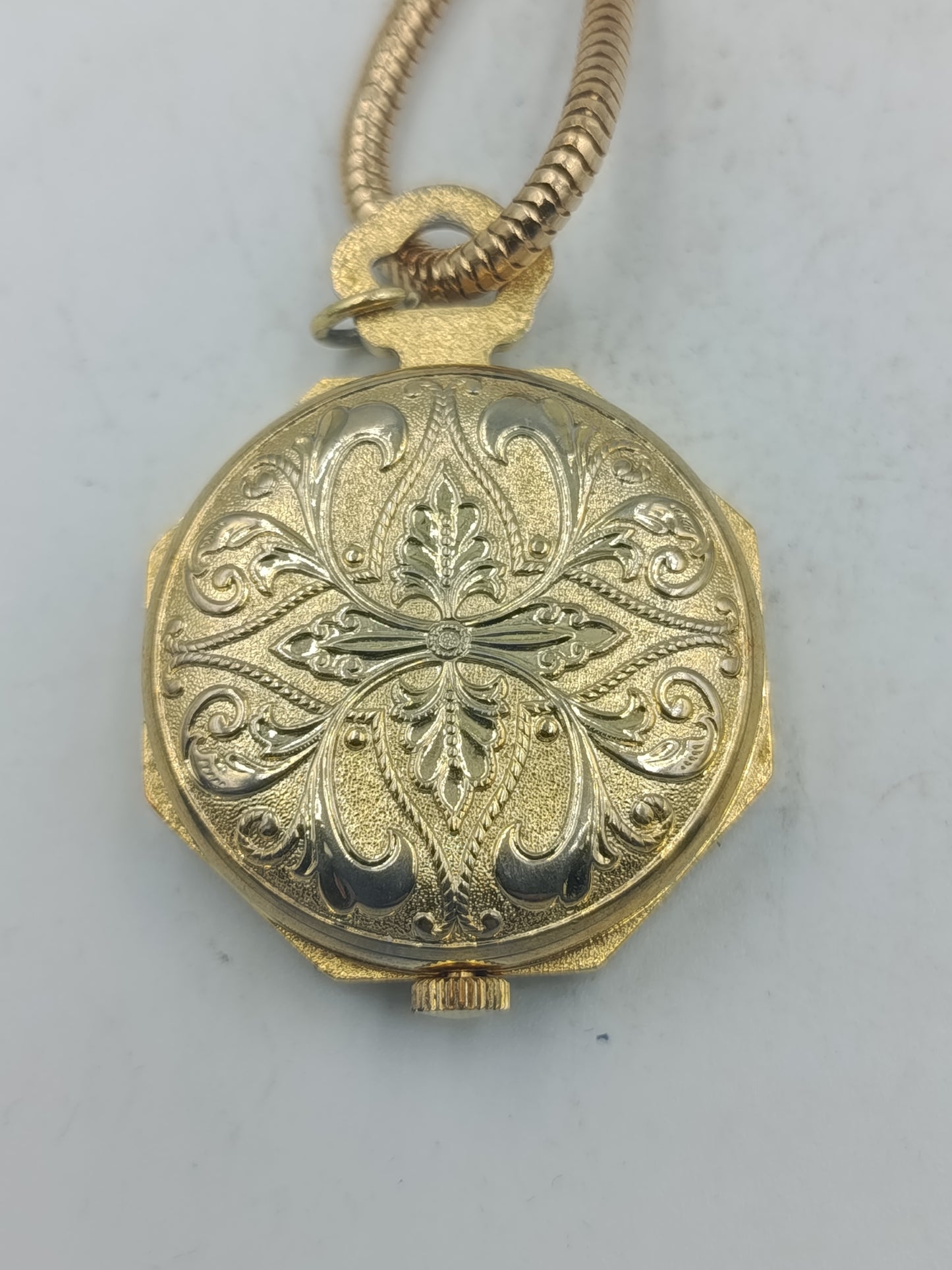 Analoge Halsuhr im Vintage Stil mit vergoldetem Gehäuse