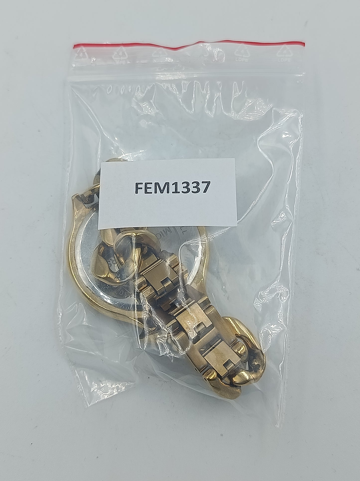 Analoge Armbanduhr Michael Kors mit goldfarbenem Kettenarmband