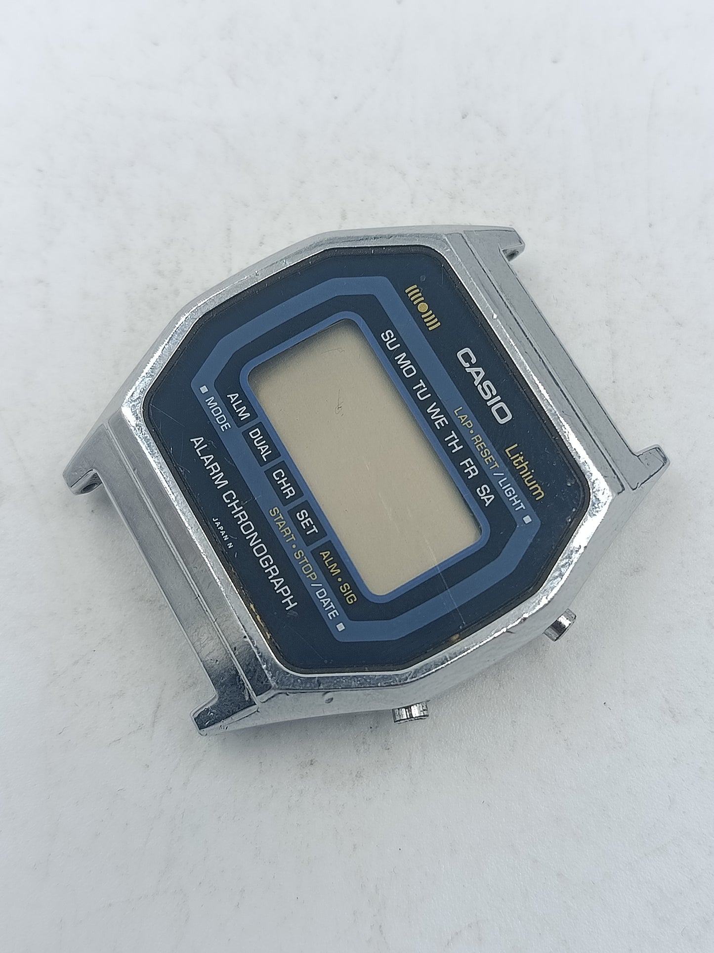 Digitale Armbanduhr Casio Alarm Chronograph Gehäuse silberfarben