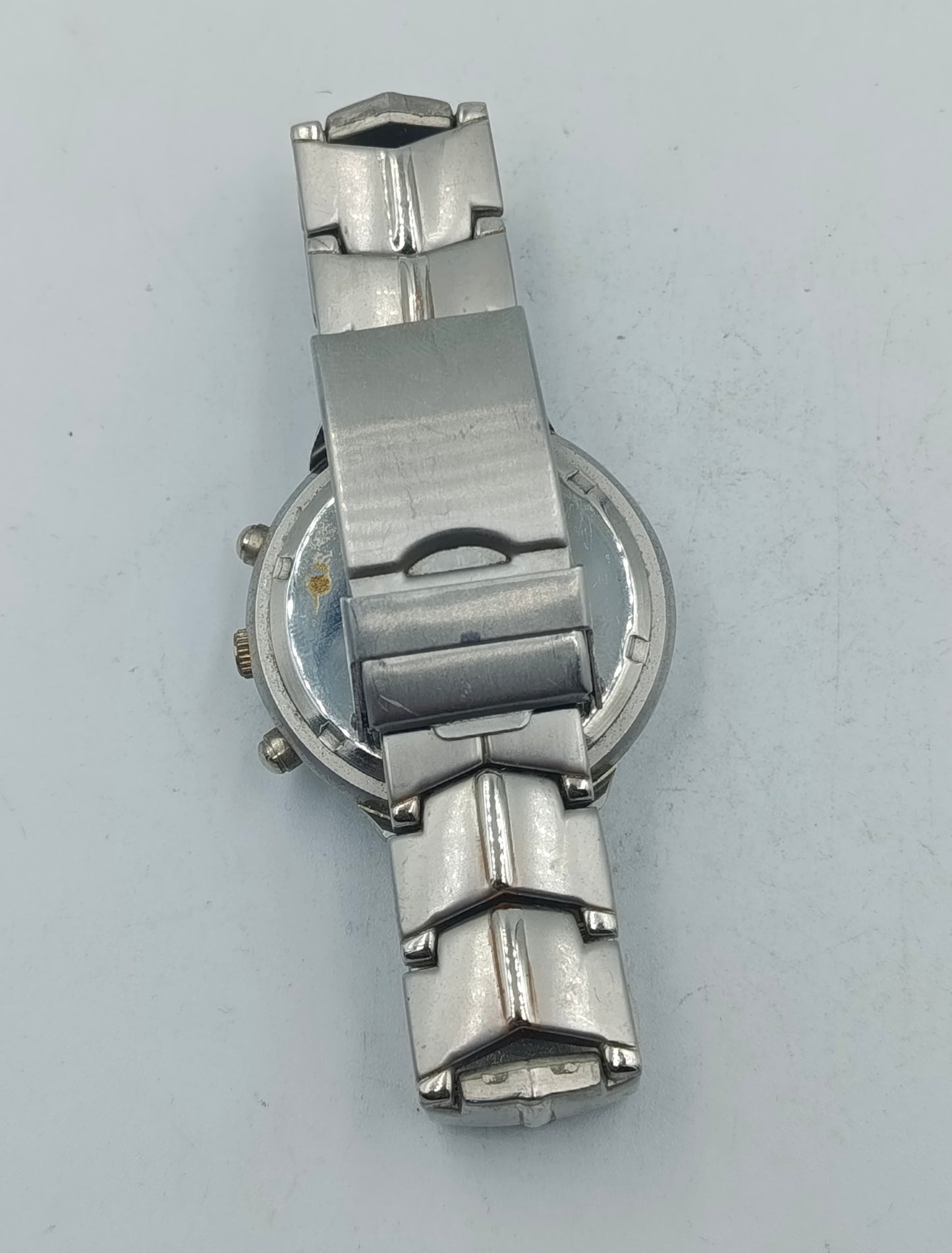 Geneva Armbanduhr mit blauem Zifferblatt und massivem Metallarmband im klassischen Stil