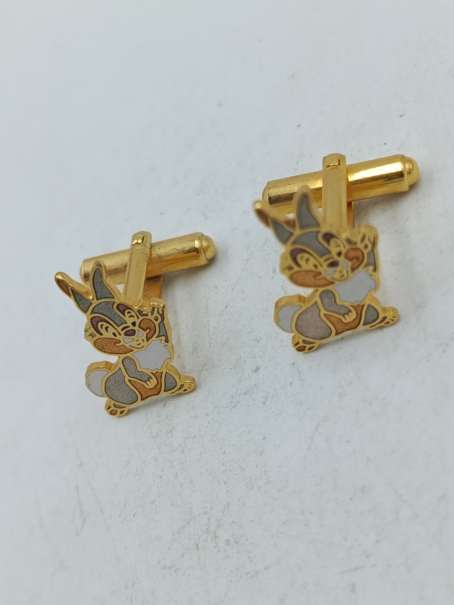 Goldfarbene Manschettenknöpfe mit Hasenmotiv in verspieltem elegantem Design