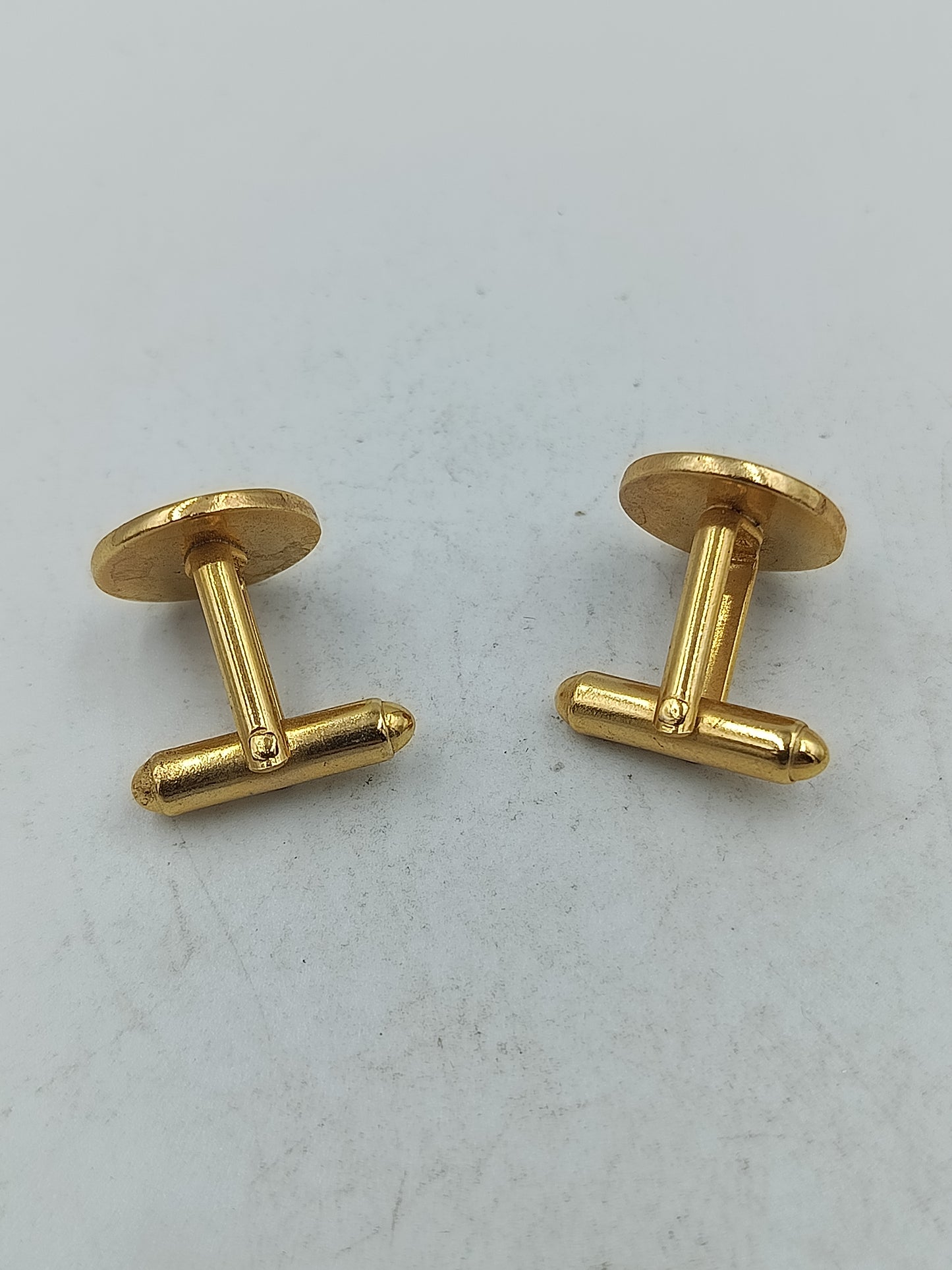 Elefant Manschettenknöpfe in goldfarbener Optik mit heller Emaille