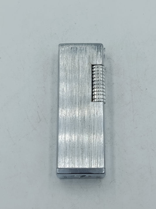 Salcon Stratos Feuerzeug klassisches Metallfeuerzeug mit klarer Linienstruktur