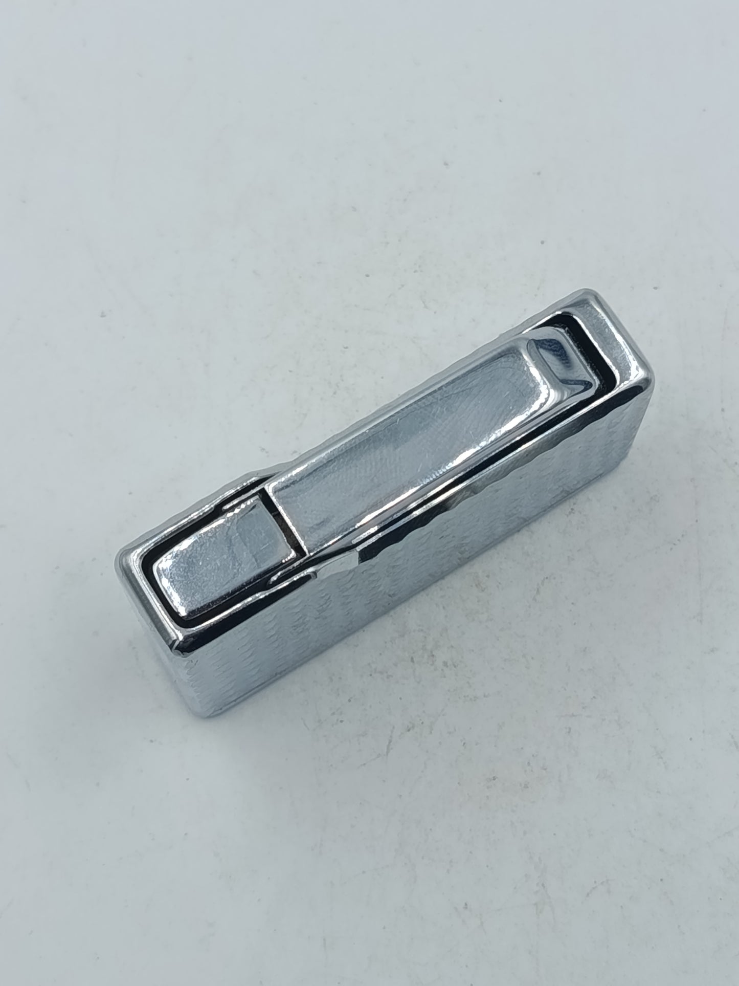Juwelo Feuerzeug silberfarben  klassisches Design