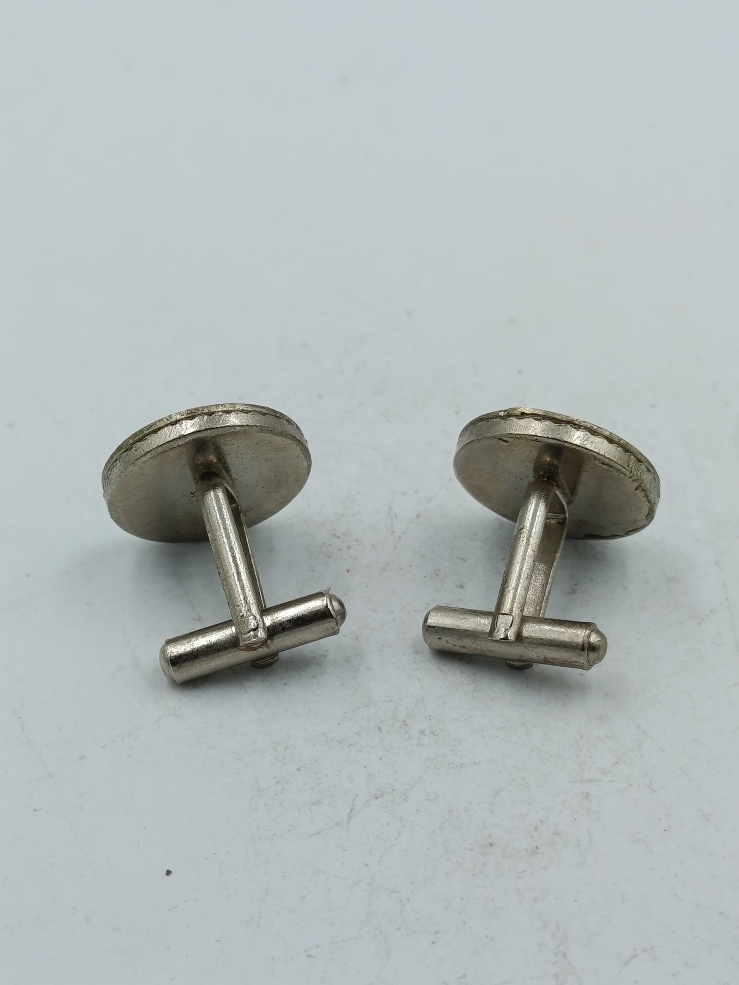 Runde Manschettenknöpfe aus echtem Silber mit Stiermotiv im antiken Stil