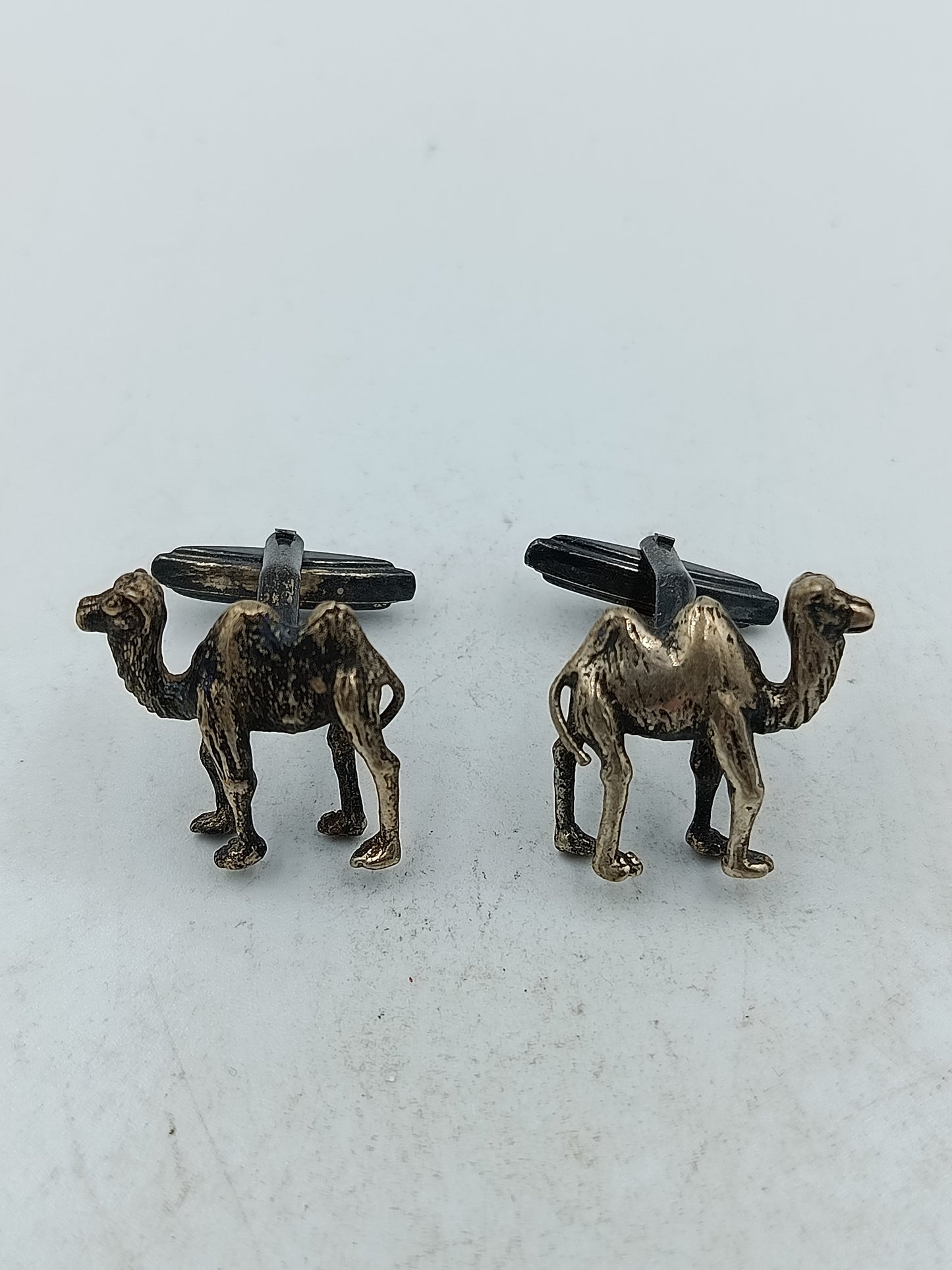 Ausgefallene Manschettenknöpfe mit Kamelmotiv im antiken Look