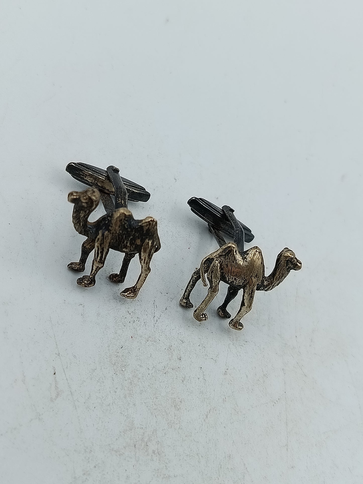 Ausgefallene Manschettenknöpfe mit Kamelmotiv im antiken Look