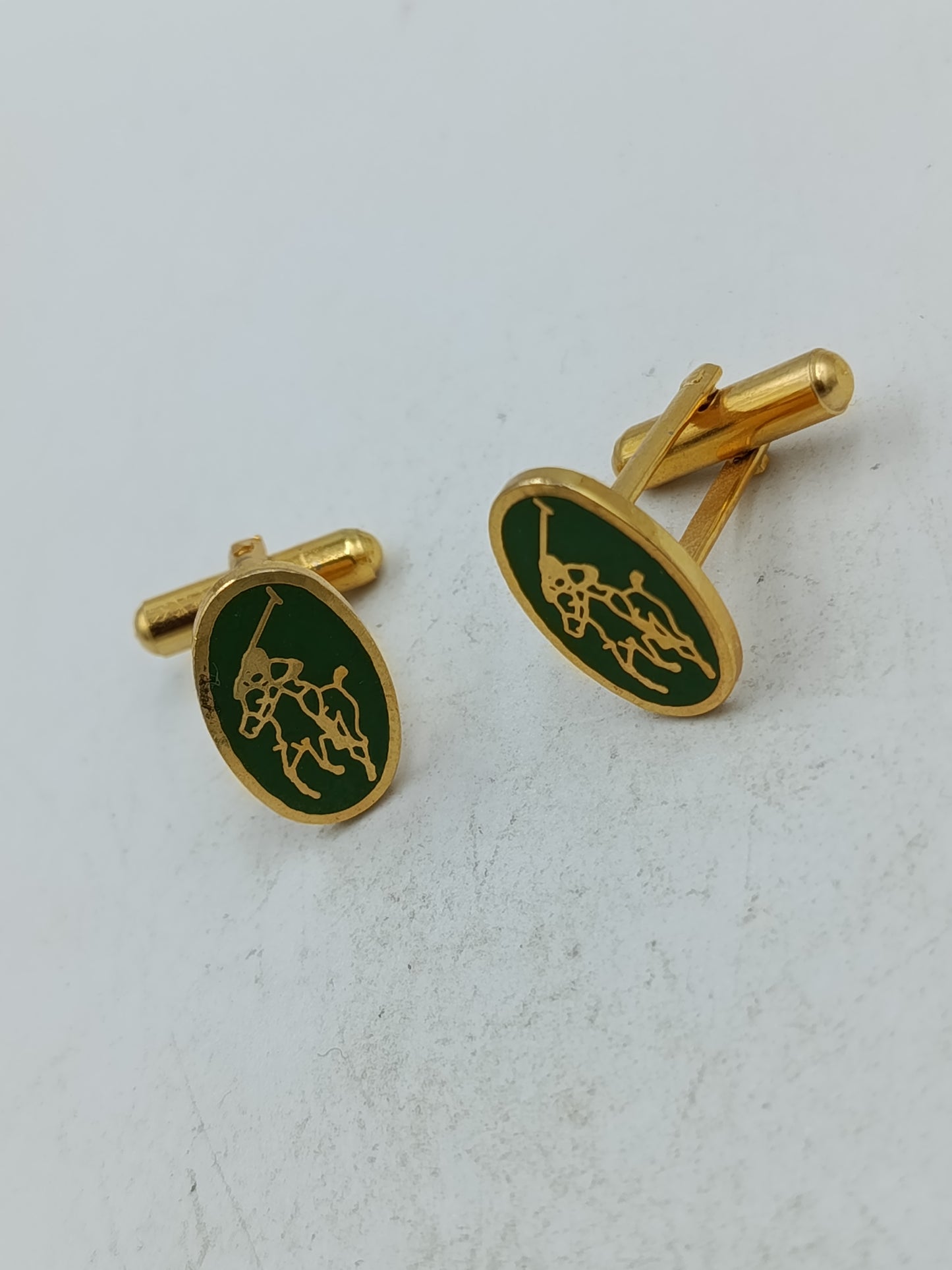 Elegante Manschettenknöpfe goldfarben mit grünem Polospieler Motiv