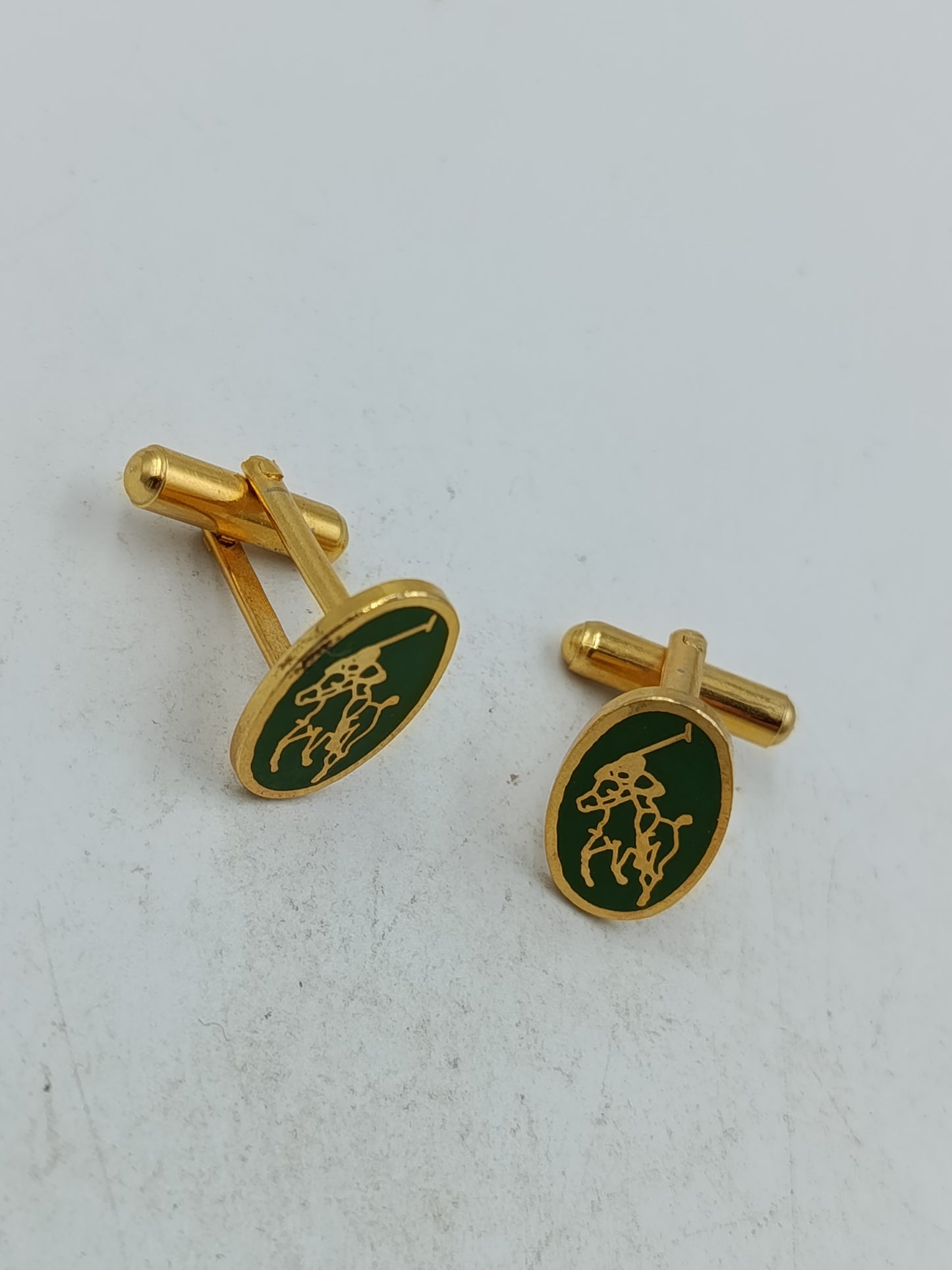 Elegante Manschettenknöpfe goldfarben mit grünem Polospieler Motiv