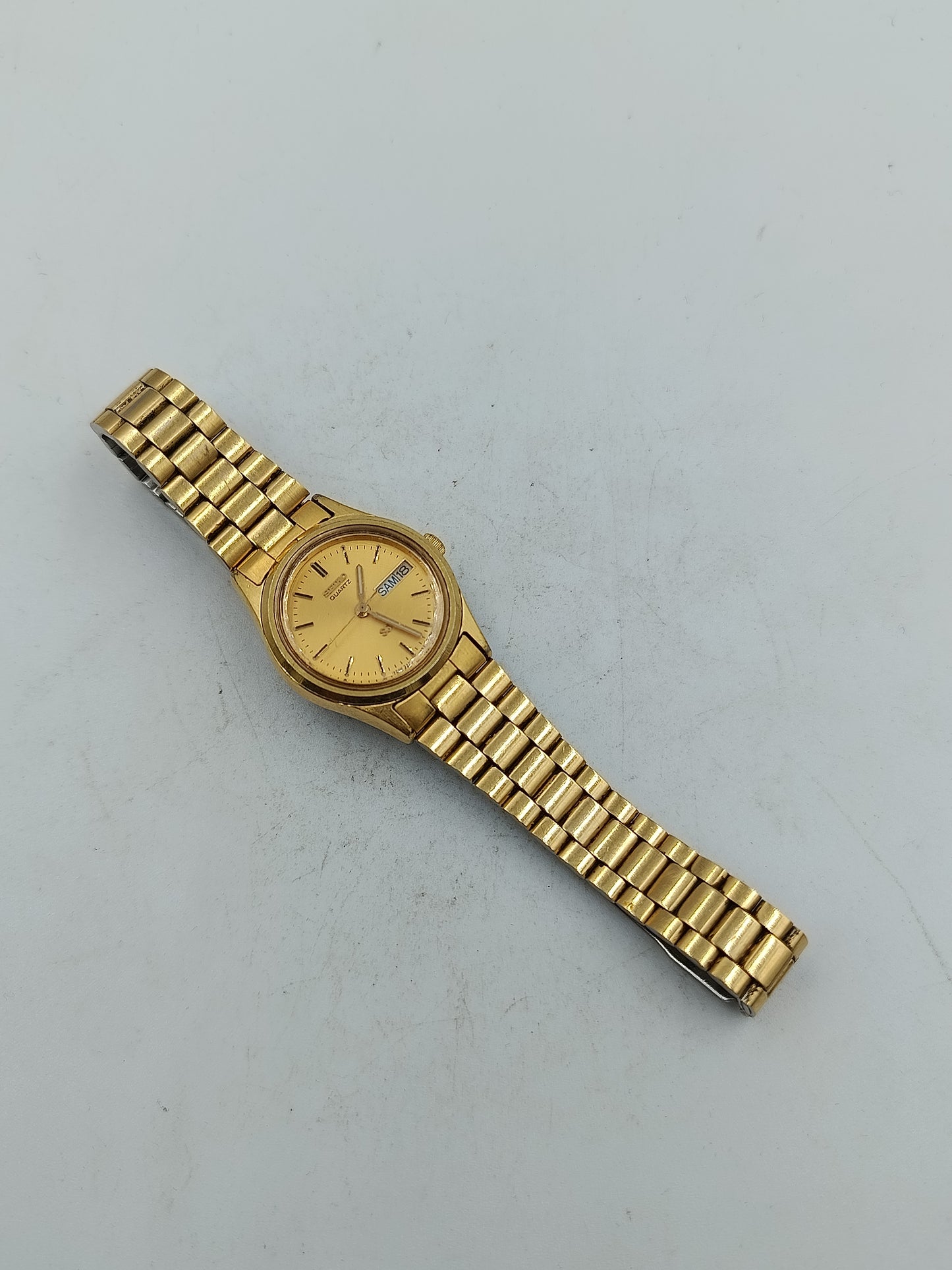 Seiko Quartz Armbanduhr goldfarben mit Datumsanzeige