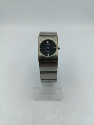 TCM Quartz Armbanduhr silberfarben mit schwarzem Zifferblatt