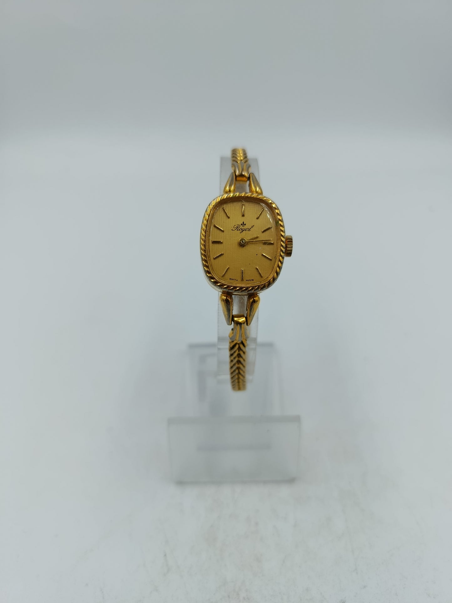 Goldfarbene Damenarmbanduhr Royal mit feinem Gliederarmband