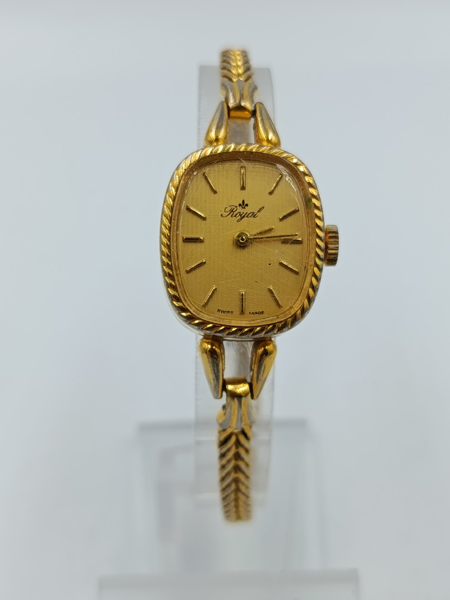 Goldfarbene Damenarmbanduhr Royal mit feinem Gliederarmband