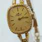 Goldfarbene Damenarmbanduhr Royal mit feinem Gliederarmband