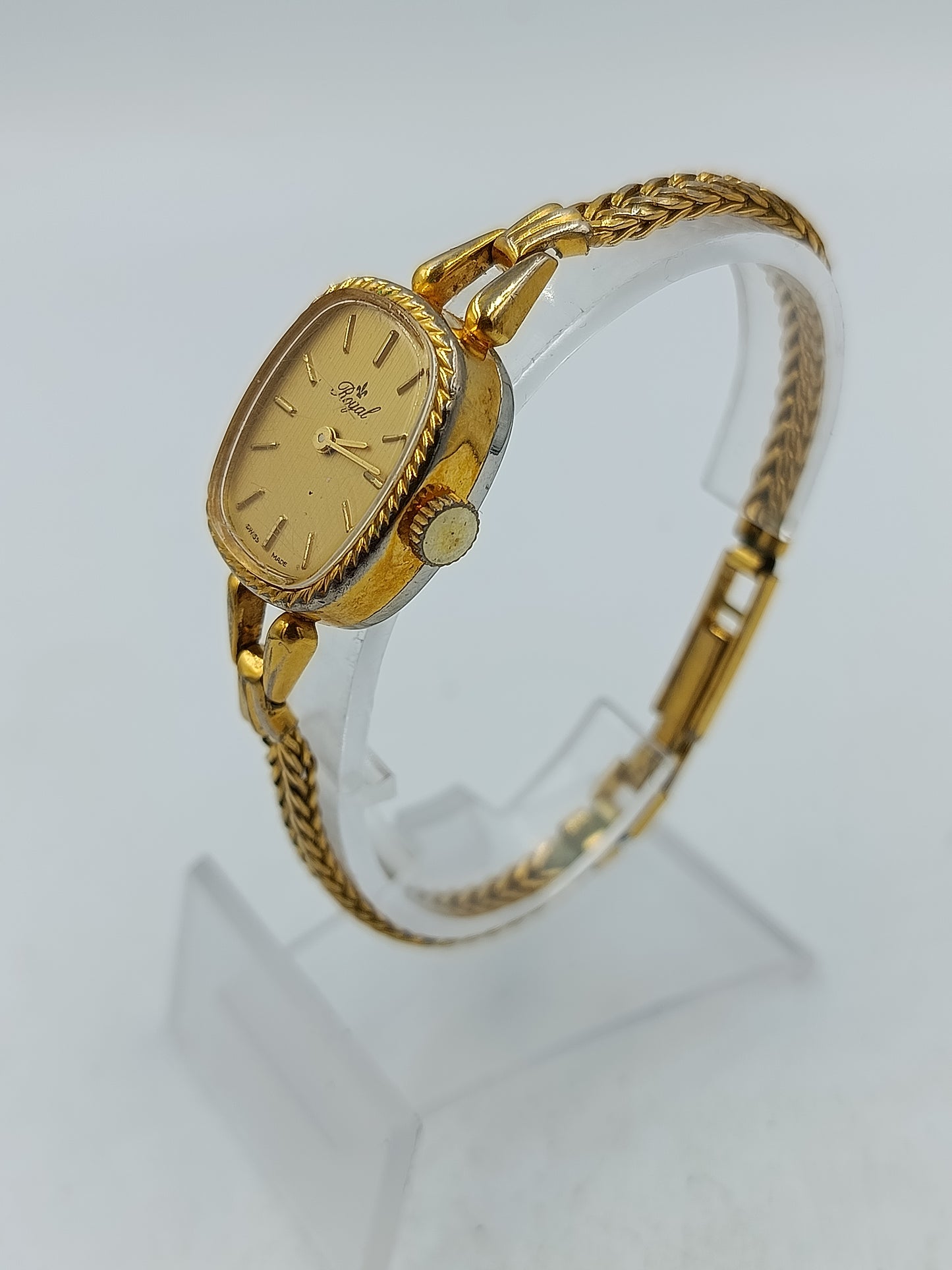 Goldfarbene Damenarmbanduhr Royal mit feinem Gliederarmband