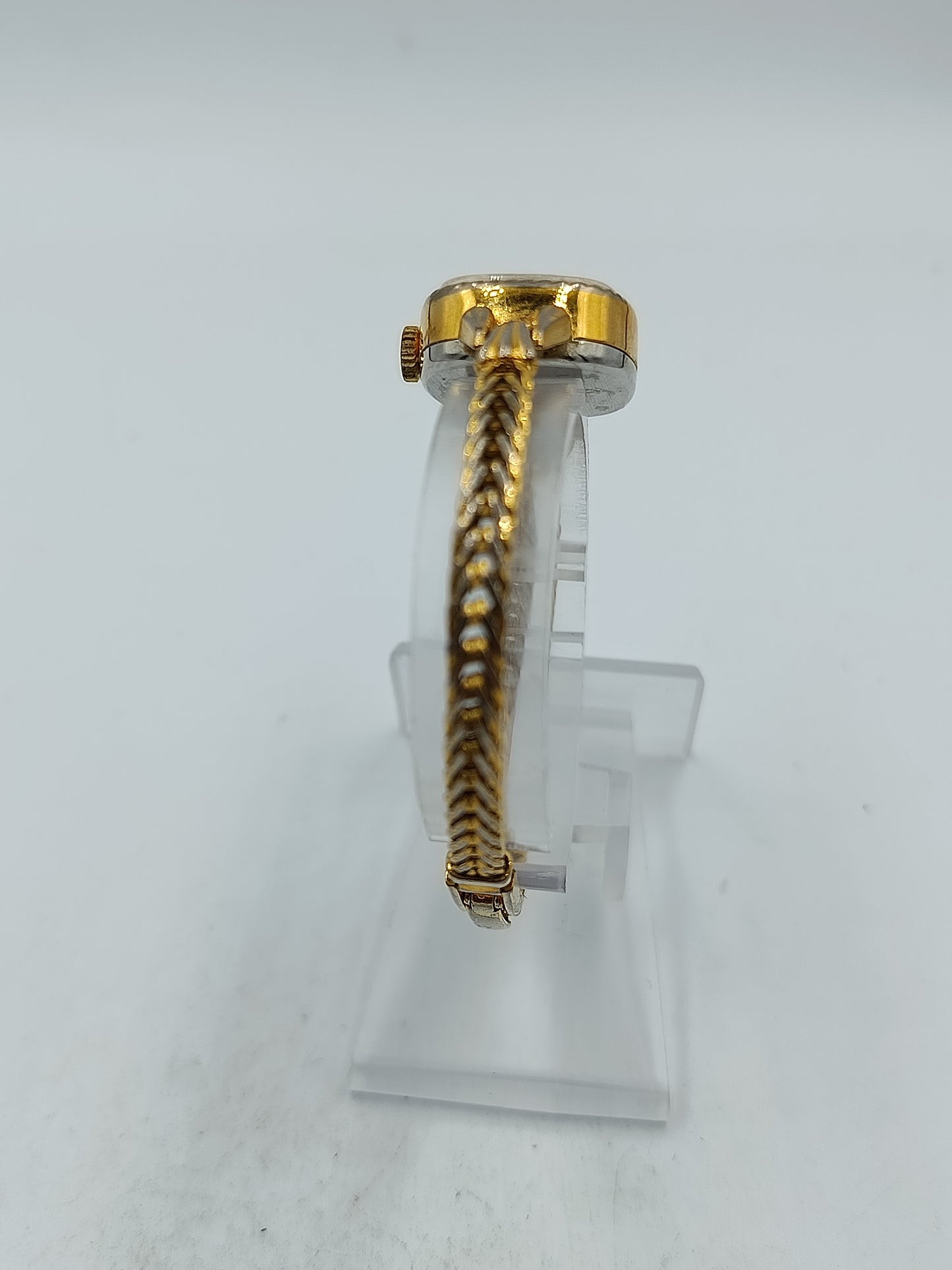 Goldfarbene Damenarmbanduhr Royal mit feinem Gliederarmband