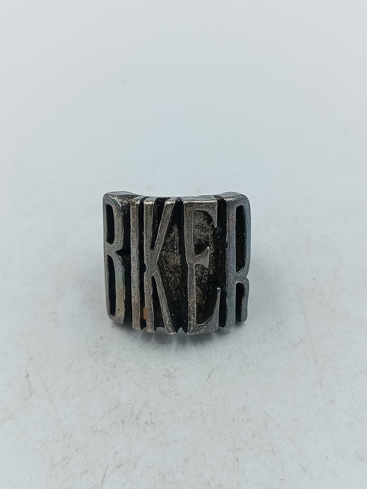 Massiver Ring mit markanter Schriftprägung im Vintage Stil Gr 63