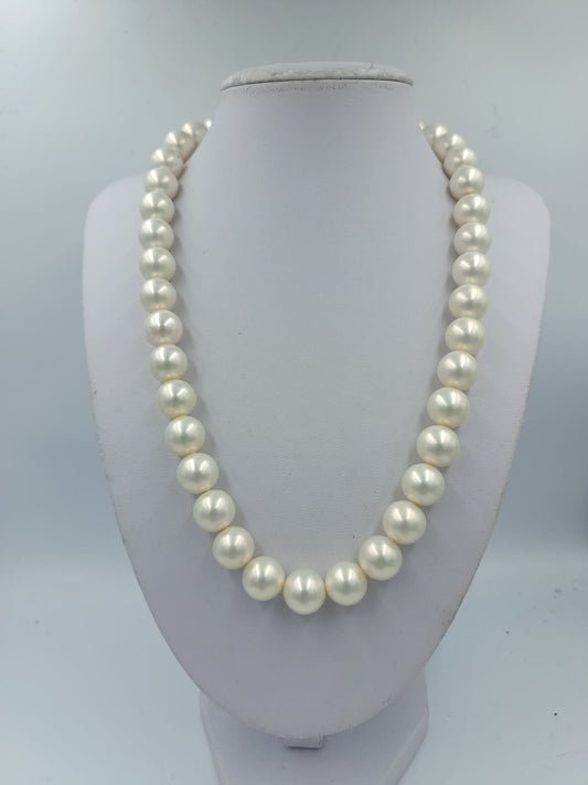 Perlenkette von Thomas Sabo mit hochwertigem Goldverschluss und klassischem Design