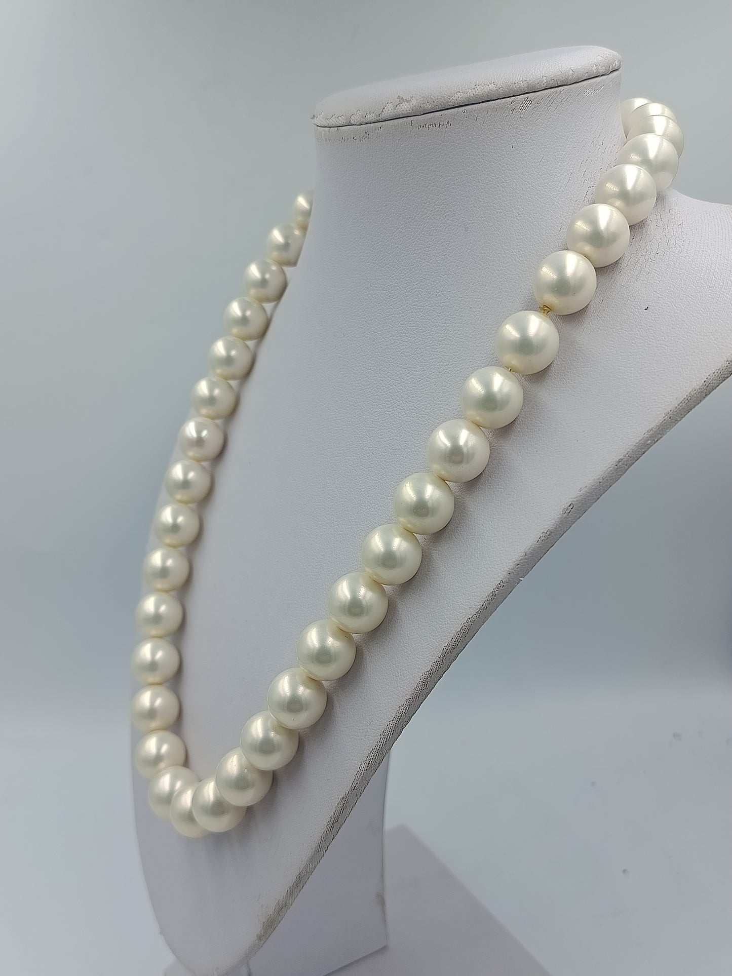 Perlenkette von Thomas Sabo mit hochwertigem Goldverschluss und klassischem Design