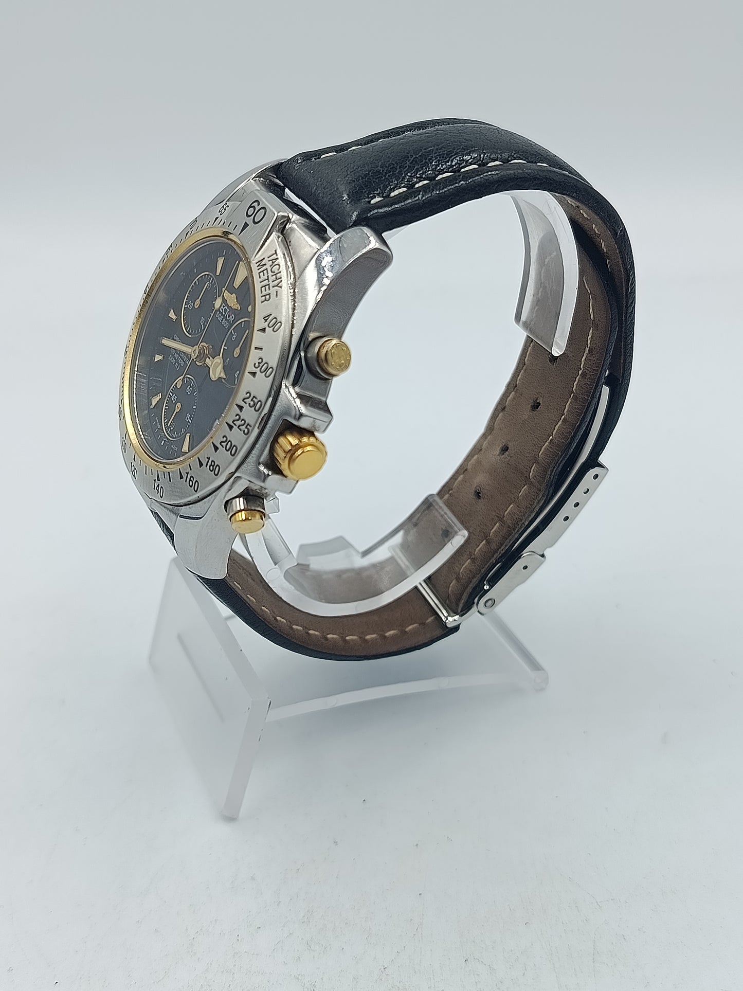 Sportliche Chronograph Armbanduhr mit schwarzem Zifferblatt Lederarmband