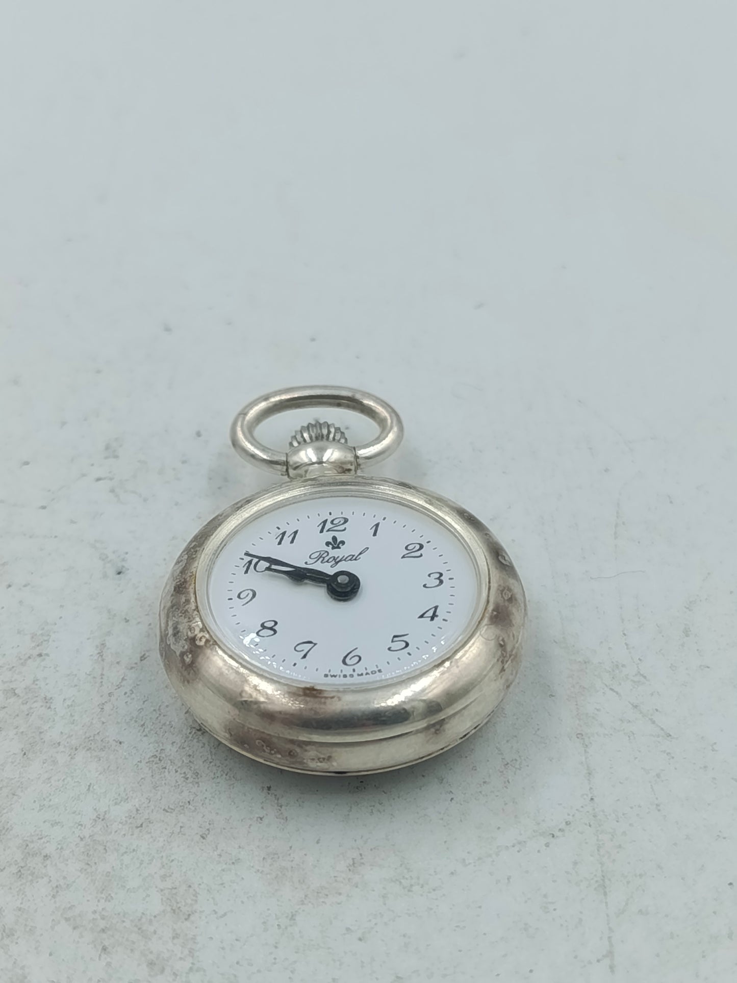 Royal Swiss Made Taschenuhr mit Blumenmotiv im Vintage Stil