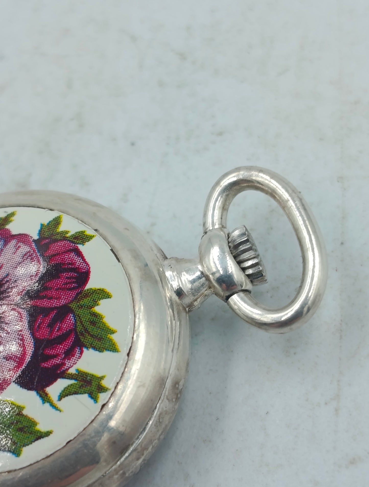 Royal Swiss Made Taschenuhr mit Blumenmotiv im Vintage Stil