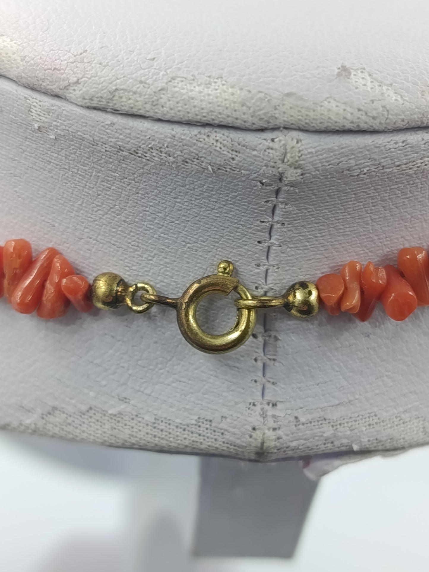 Korallen Halskette mit warmem Naturton und klassischem Vintage Stil