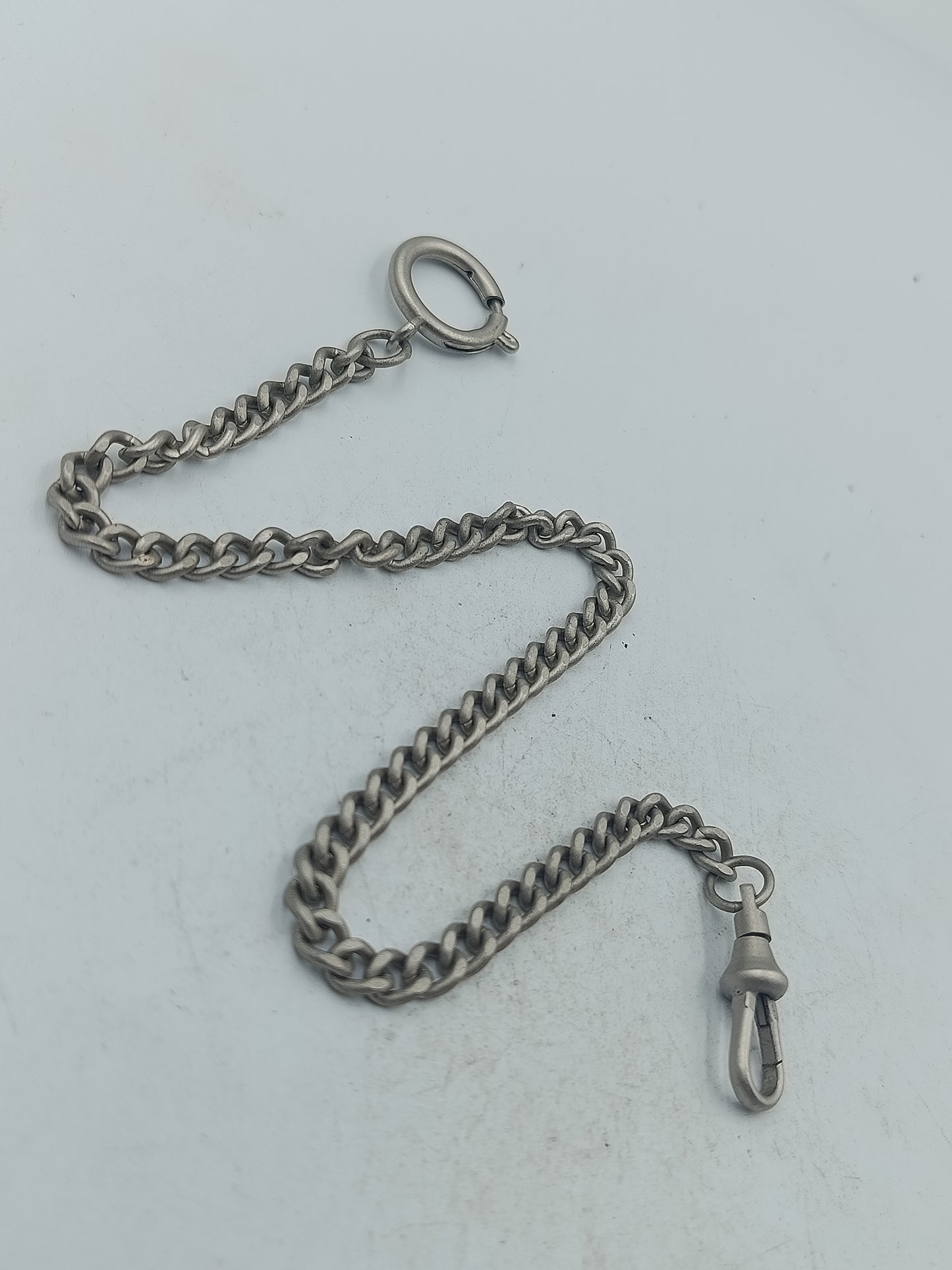 Klassische Uhrenkette im Vintage-Stil mit Karabiner und Federring